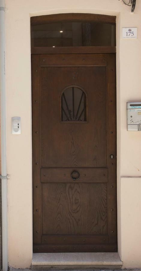 White House Lägenhet Cagliari Exteriör bild